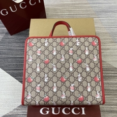 Gucci Shopping Bags